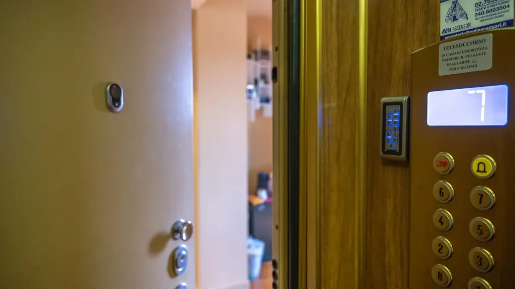 hallway_entrance