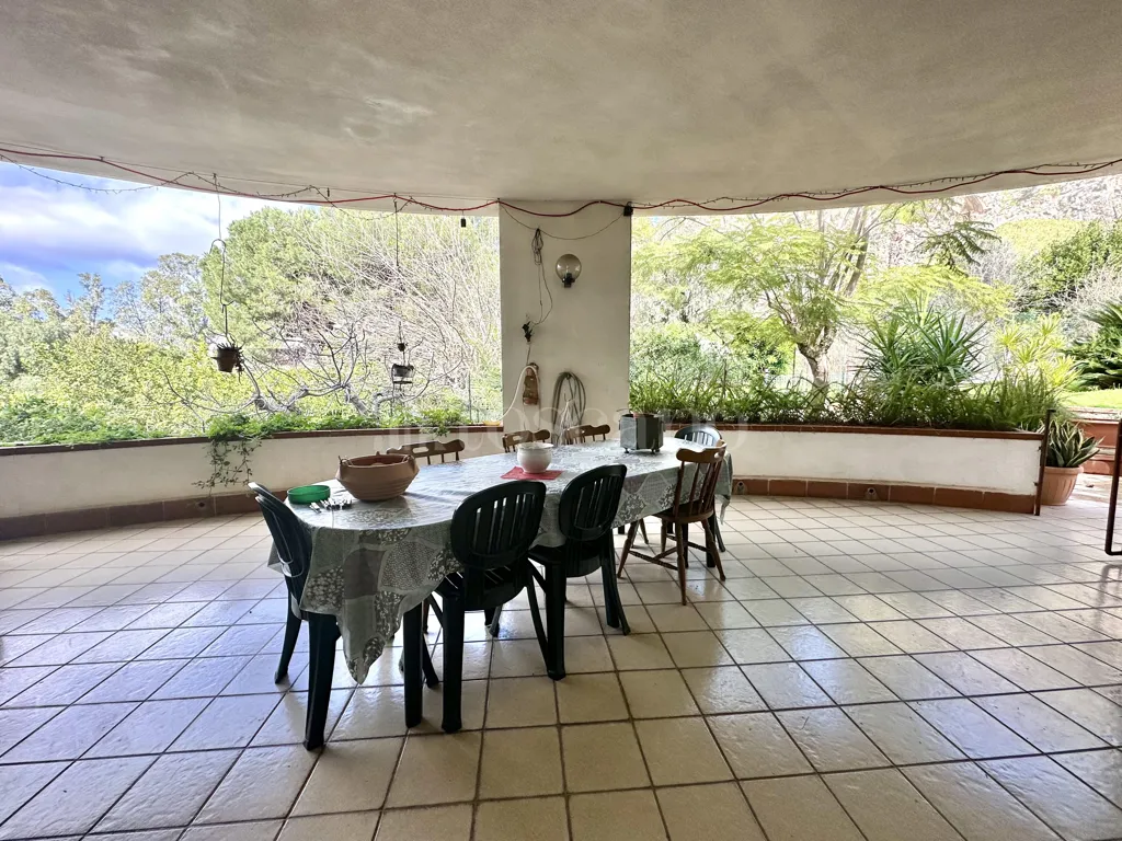 Terrass - Luxury Villa with Circular Design in Palermo