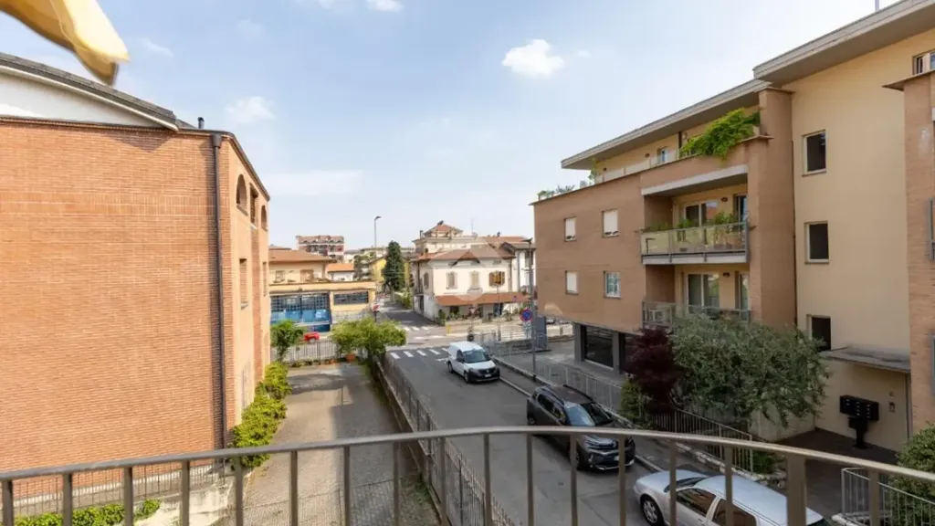 Rõdu - Trilocale with Balcony in Bergamo