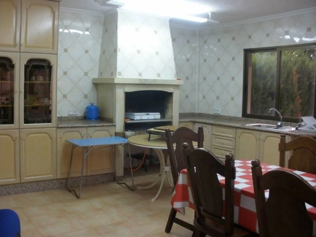 Cuisine - Luxury Villa with Pool in Elche