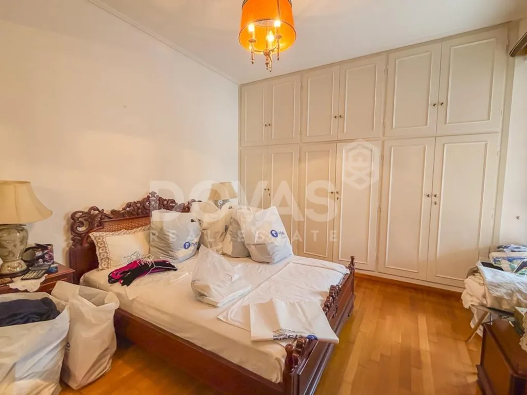 Magamistoad - Double-Fronted Apartment with Garden in Kifissia