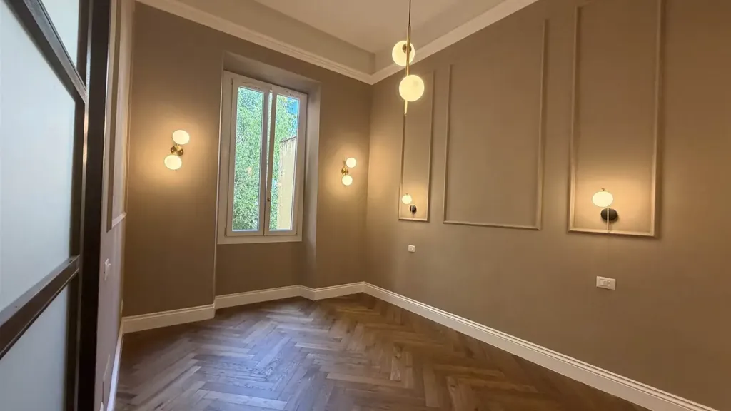 Esik - Bilocale in Elegant Building near Tram, Florence