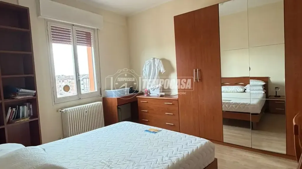 Magamistoad - Spacious Flat with Balcony in Modena