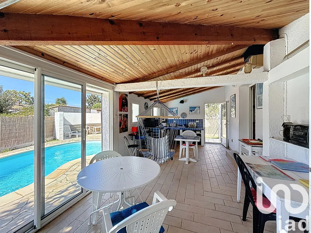Piscina - Three-Faced House with Pool in Bompas