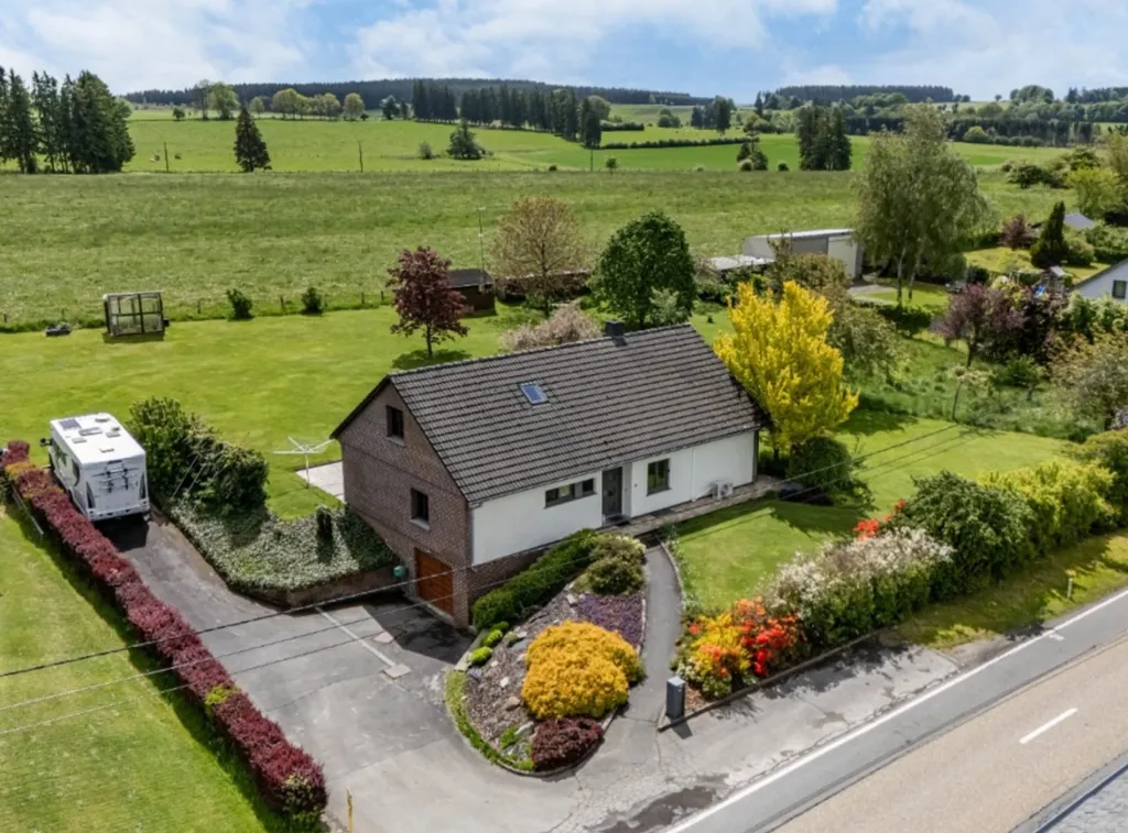 Vista aerea - Detached House on 54-acre Plot in Green Setting