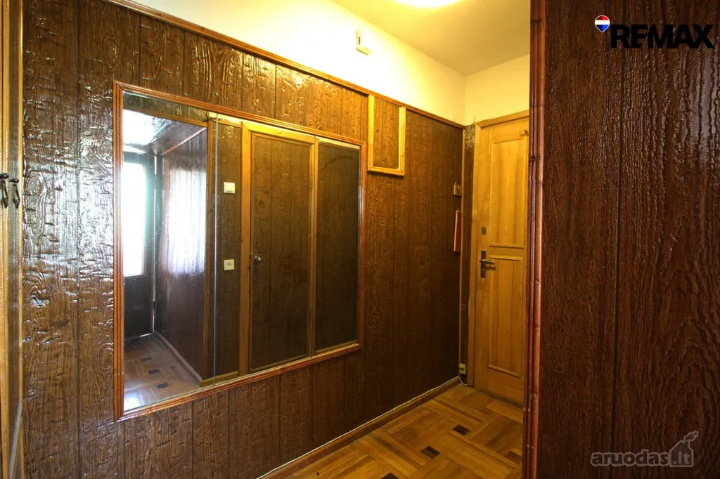 Hallway - 3-Bedroom Apartment with Balcony in Šiauliai Centre