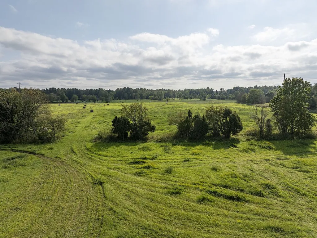 Jardin - Plot with Potential for Cottage in Meiuste