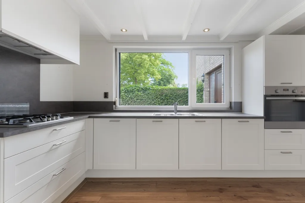Cuisine - Corner House with Garden in Arnhem