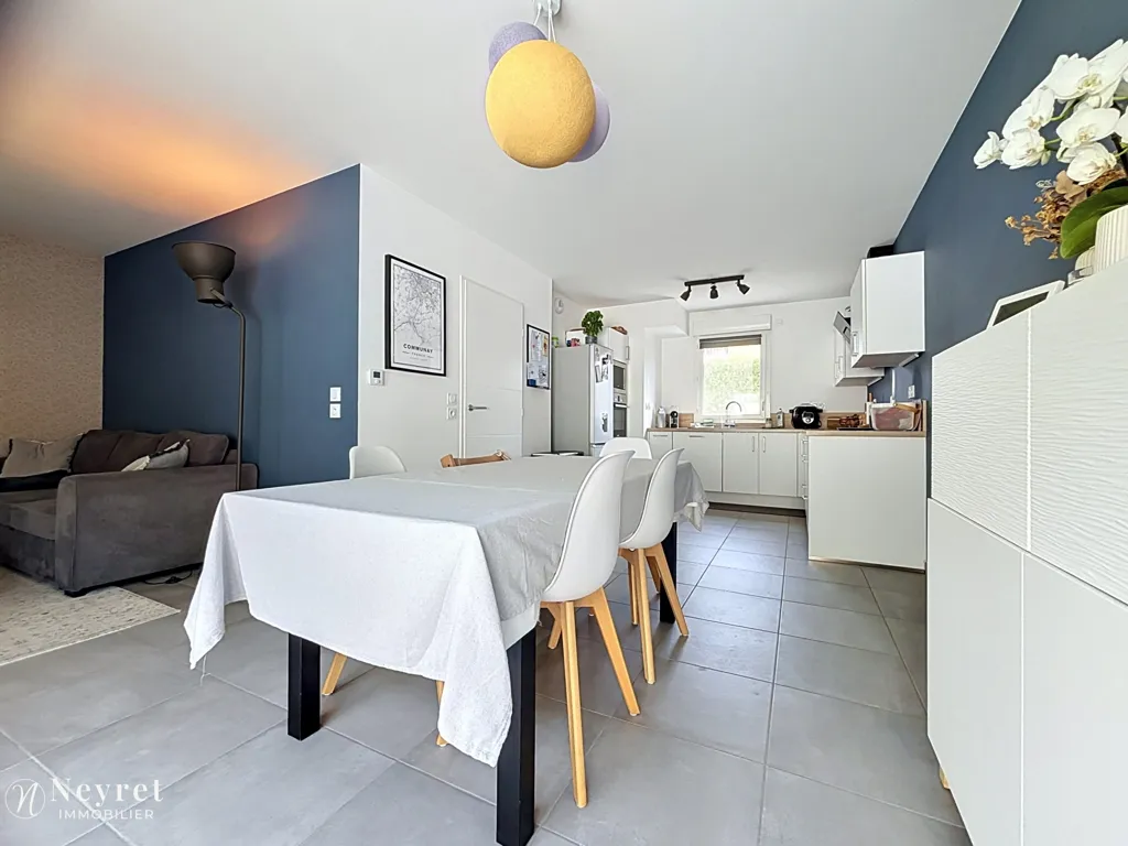Söögituba - Contemporary House with Pool in Communay