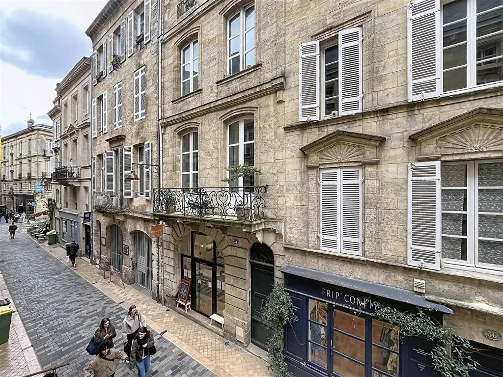 Extérieur - Appartement 2 Pièces avec Hauteur sous Plafond à Bordeaux