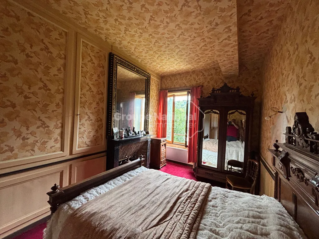 Chambres - Bâtisse de 7 Pièces avec Jardin à Bonneuil en Valois