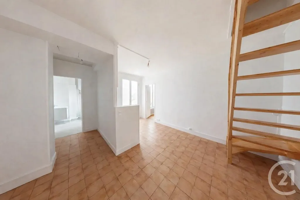 Pièces - Duplex en Dernier Étage au Pied du Métro à La Courneuve