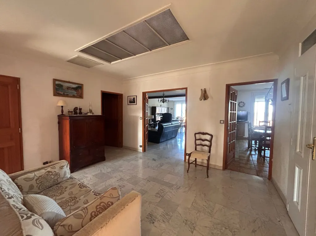 Appartement 5 pièces à POUSSAN