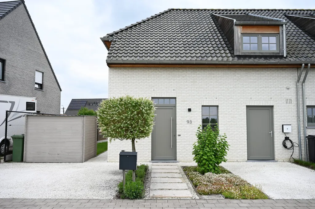 Välivaade - Modern New Build with Solar Panels in Lede