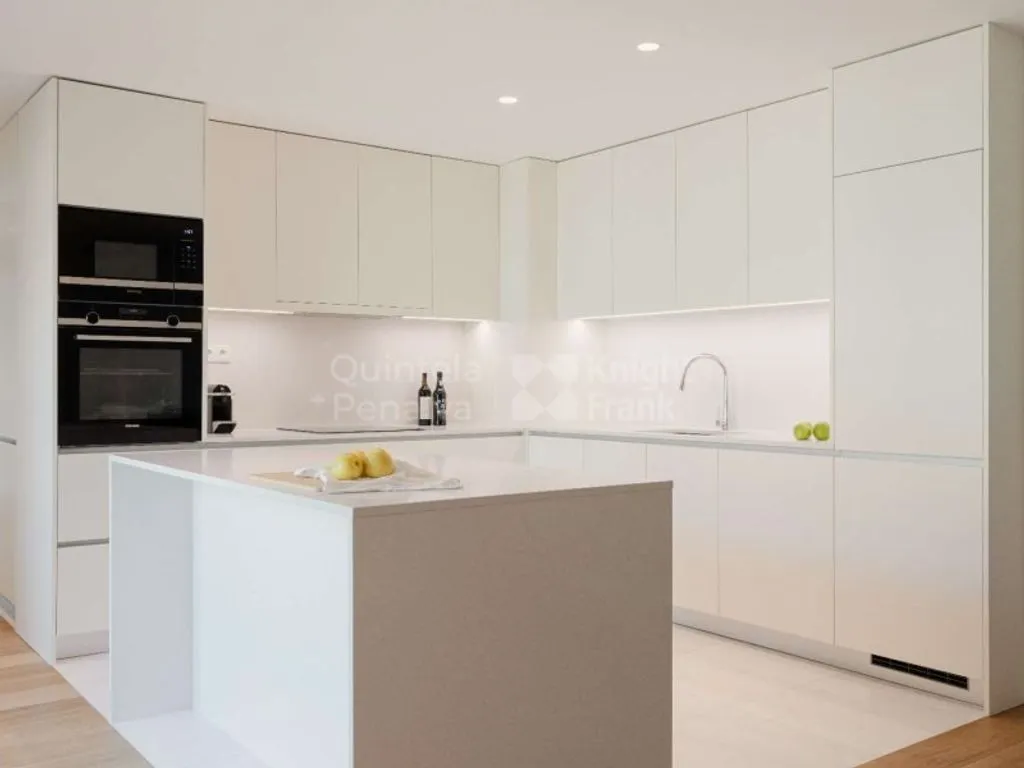 Kitchen - Luxury Flat with Balcony in Avenidas Novas