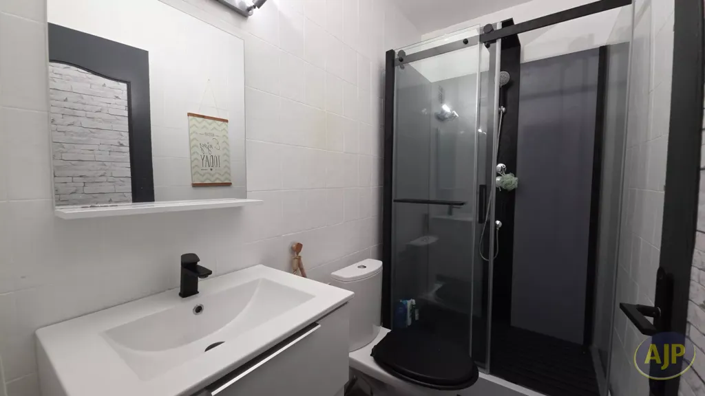 Vannitoad - 3-Bedroom Apartment with Loggia in Arcachon