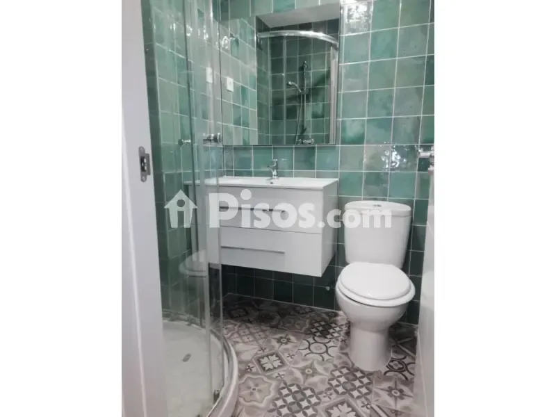 Vannitoad - Triplex with Balcony in Txurdinaga