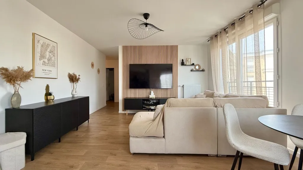 Séjour - Appartement 3 Pièces avec Balcon Sud/Est à Corbeil-Essonnes