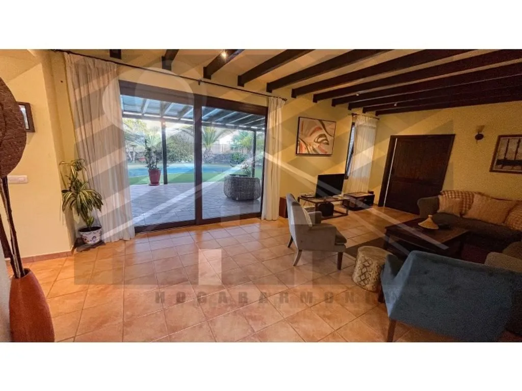 Elutuba - Luxury Villa with Dual Pools in Lajares
