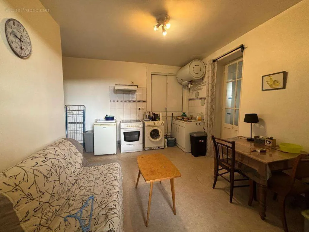 Cucina - Investment Building in Centre Les Echelles