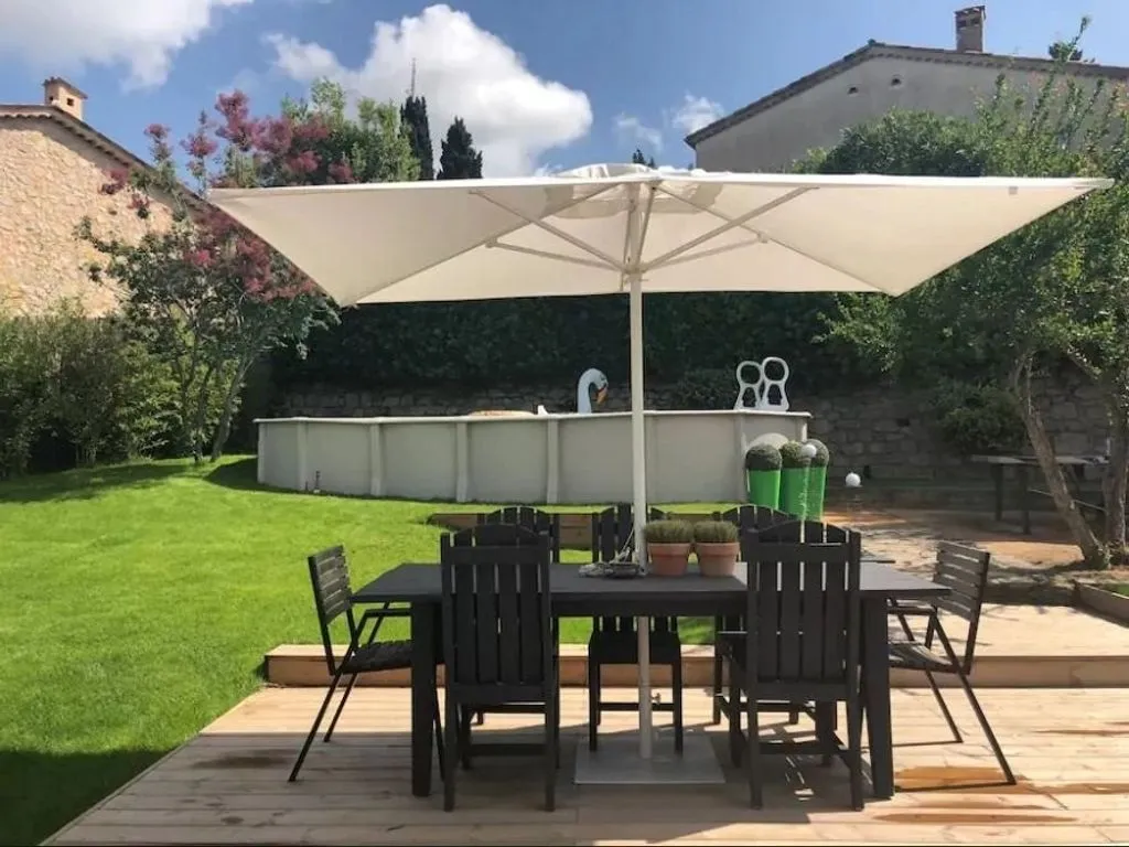 Villa Contemporaine avec Piscine à Mougins