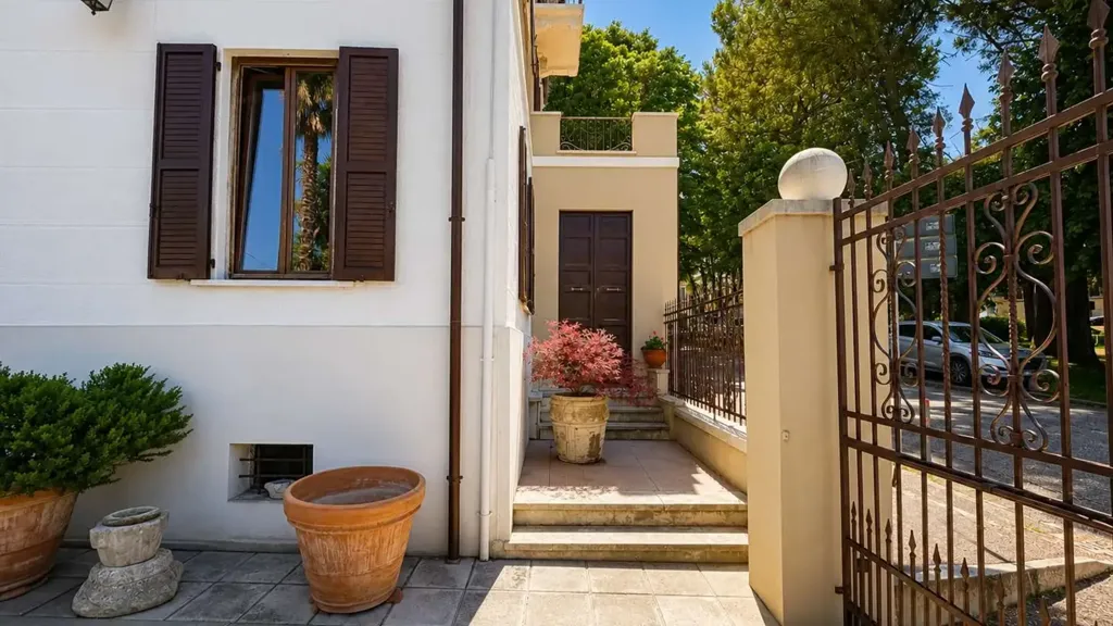 Extérieur - Historic Villa with Garden in Ostra