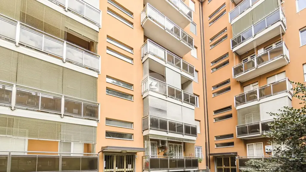 Välivaade - Rustic-Style Flat with Balcony in Milan
