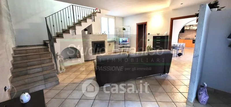 Elutuba - Restored Historic House with Balcony in Carate Brianza