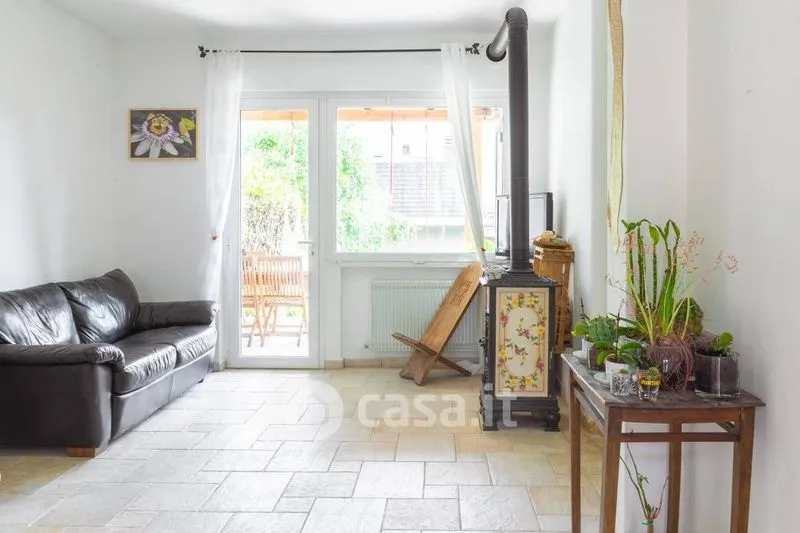 Séjour - Rustic Trilocale with Garden in Ballabio