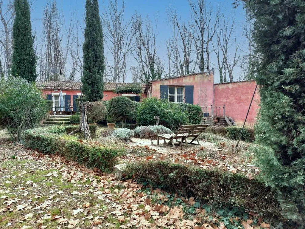 Välivaade - Ground Floor House with Studio in Oppède