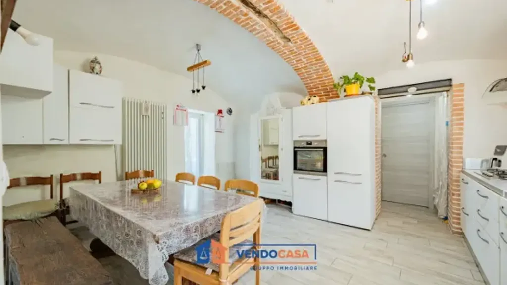 Cuisine - Restaurated Villa with Garden in Borgo San Dalmazzo
