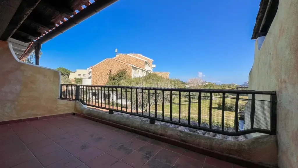 Balcon - Trilocale with Terrace in Murta Maria