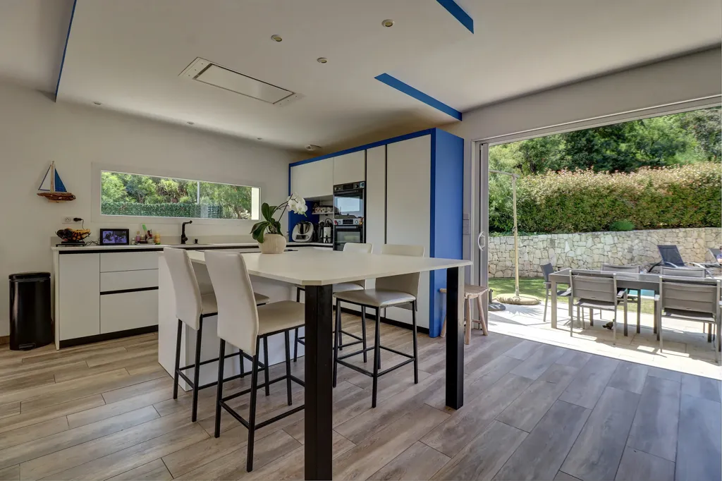 Köök - Villa with Pool and Studio in 3,652m² Garden