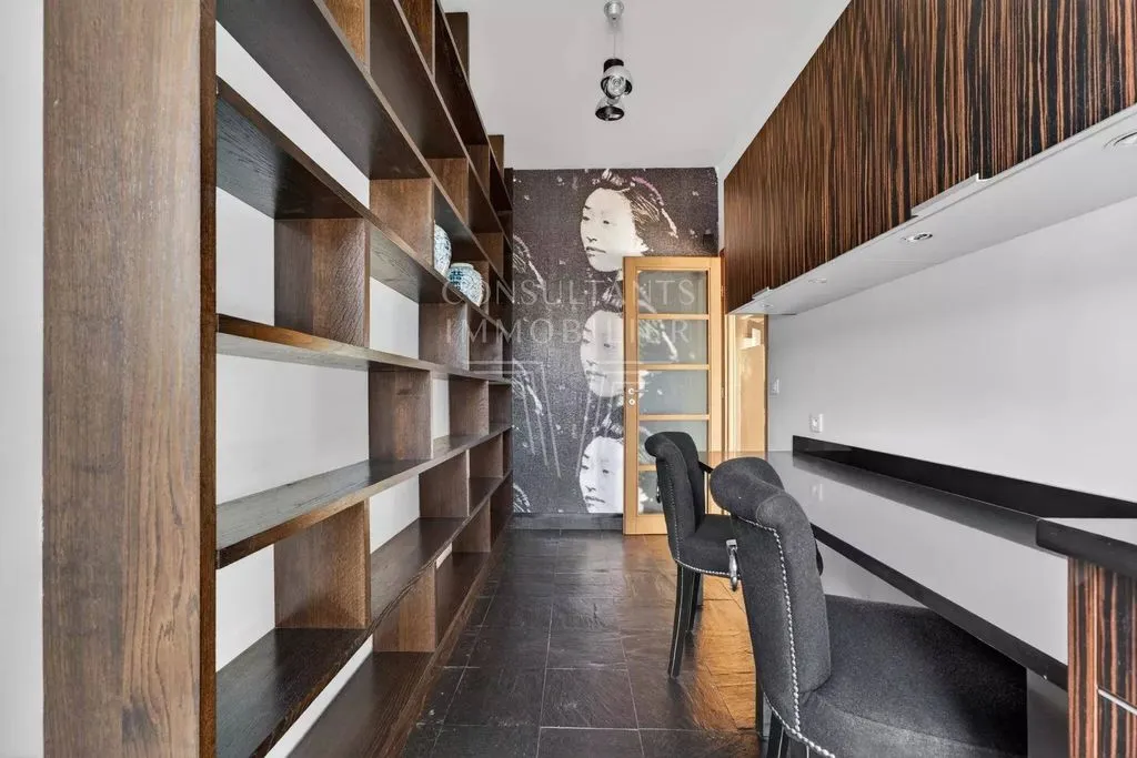 Kabinet - 1 Bedroom Flat with Balcony in Paris XVI