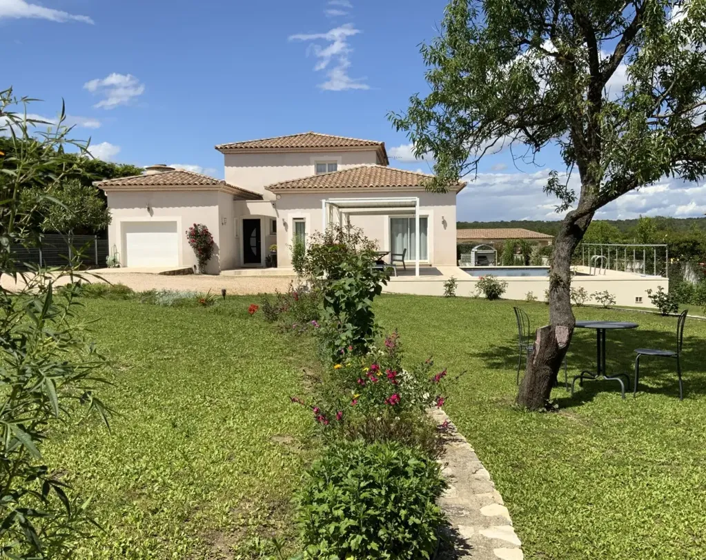 Garden - Luxury Villa with Pool near Uzès