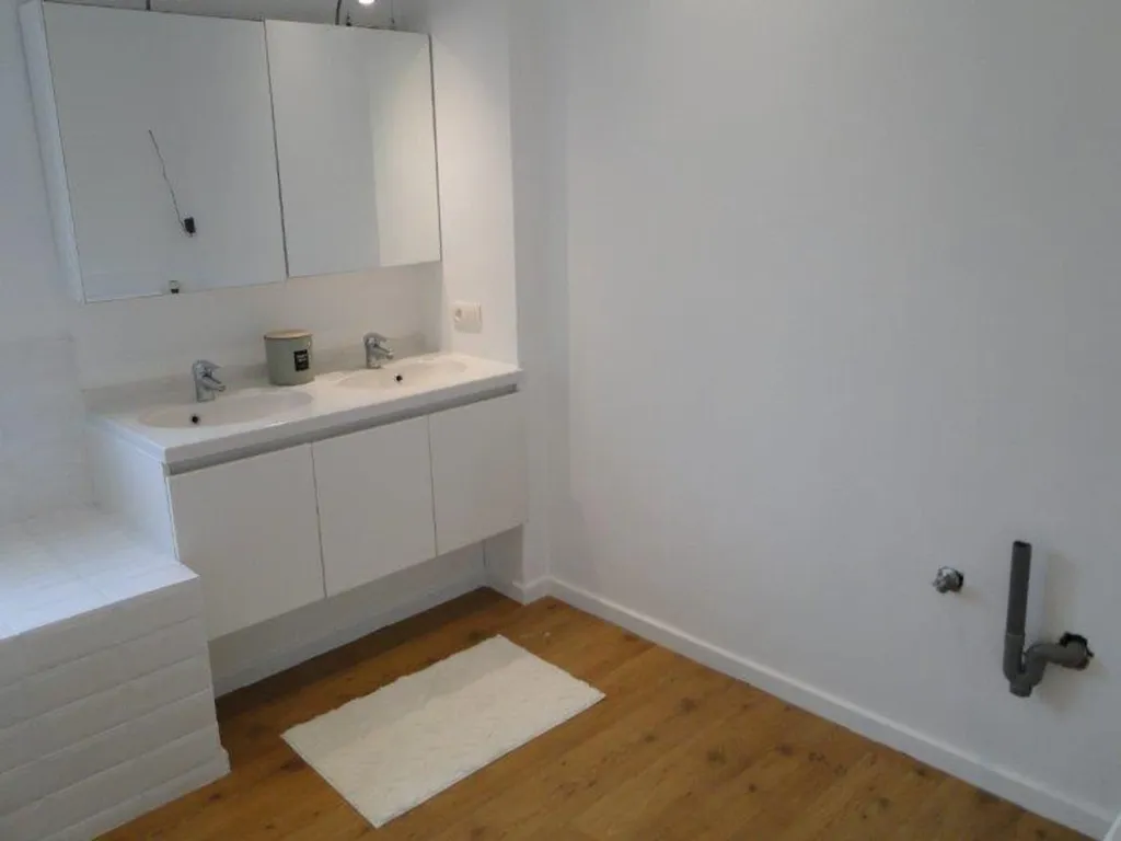 Vannitoad - Spacious 2-Bed Apartment in Hamme-Mille