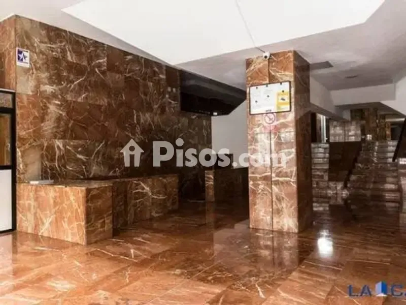 Entrée - Reformed Flat with Metro Access in Opañel