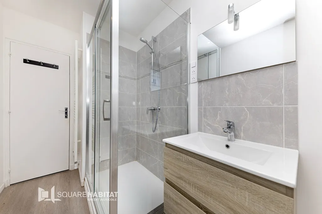 Salles de bain - Maison de Plain-Pied avec Jardin au Plessis-Hébert