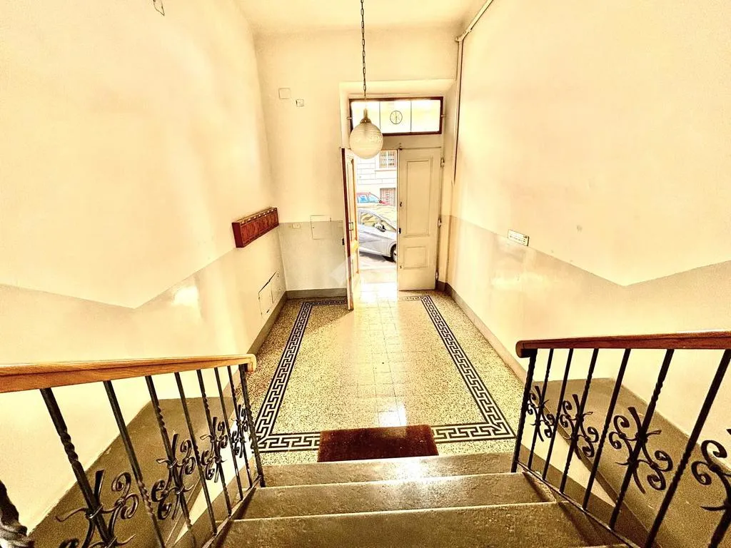 Pièces - 1930s Apartment with Balcony in Florence