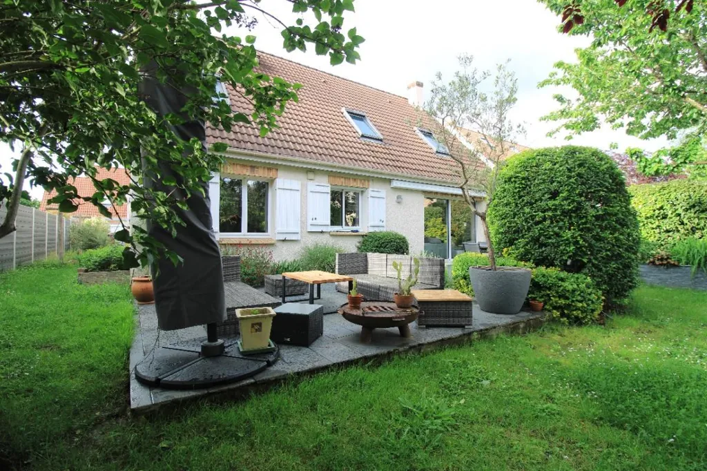 Garden - Traditional House with Garden in Montgeron