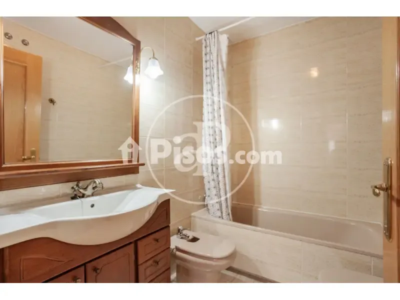 Vannitoad - Semi-detached Chalet with Terrace in Barajas