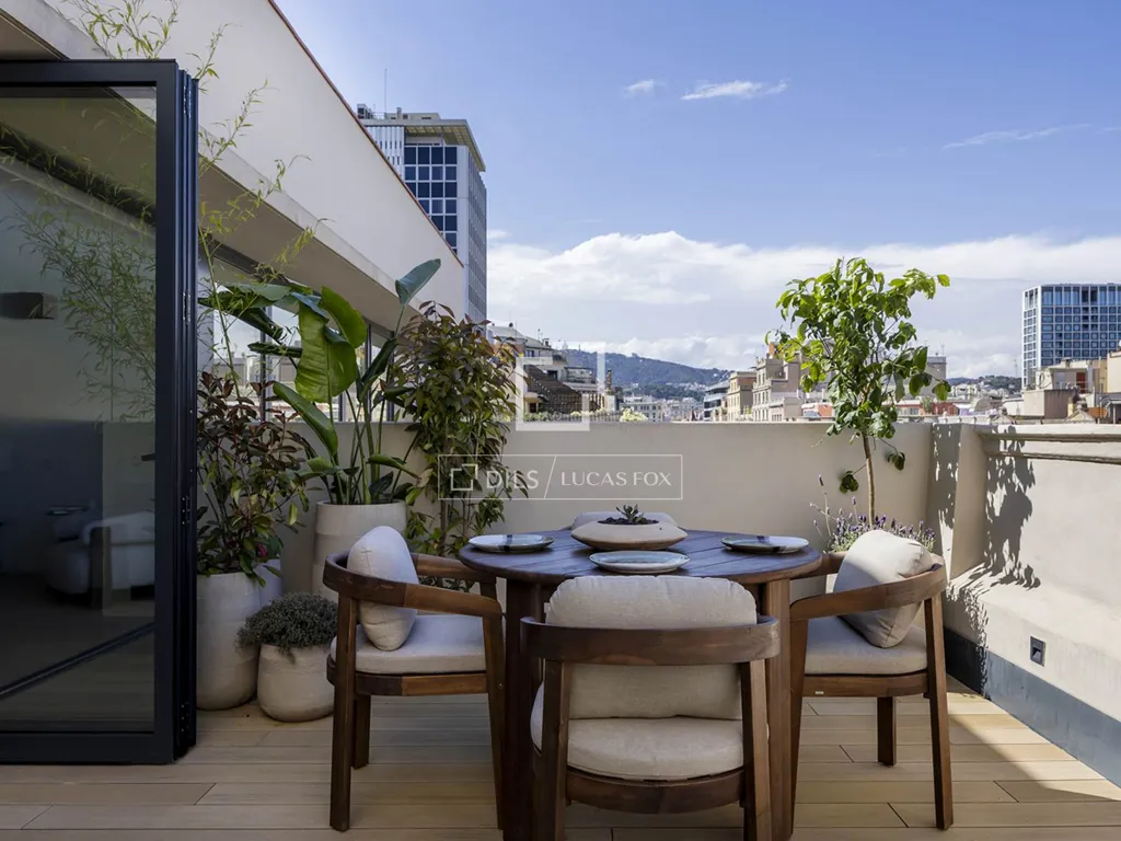 Terrasse - Renovated Apartment with Terrace in Eixample Right