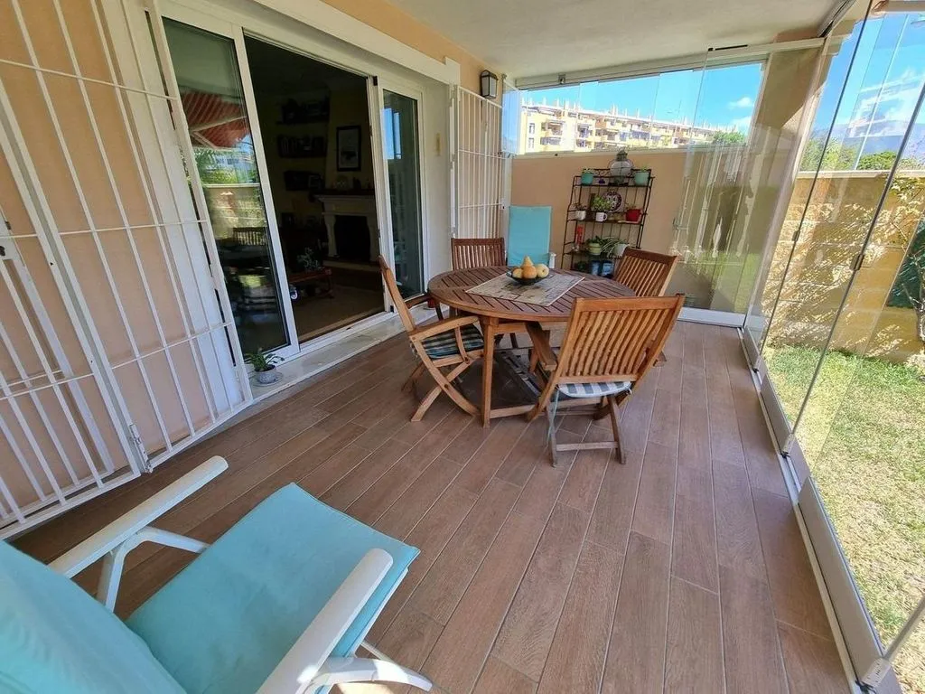 Terrass - Corner Luxury House with Pool Potential in San Pedro