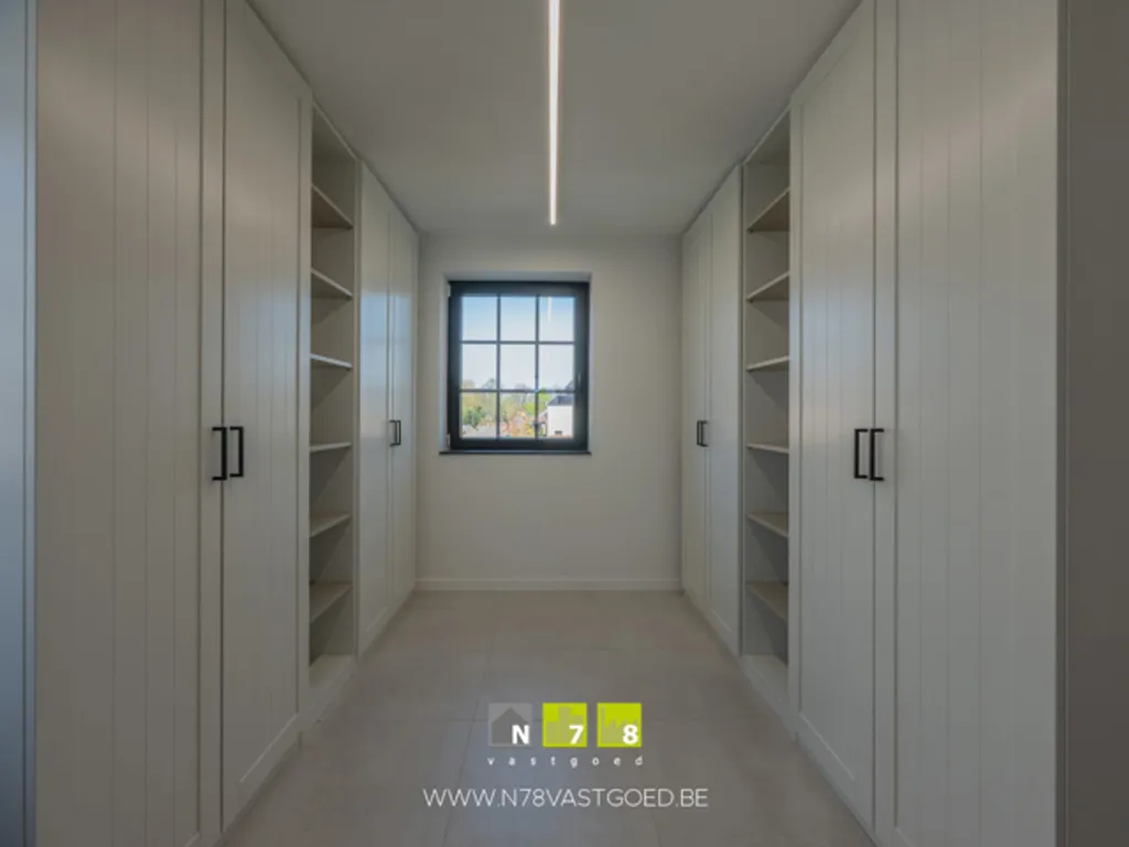 Pièces - Nouvelle Maison avec 3 Chambres à Opitter