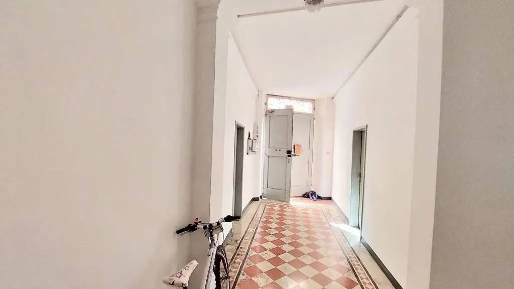 Hallway - 7-Room Apartment with Balcony in Fabriano