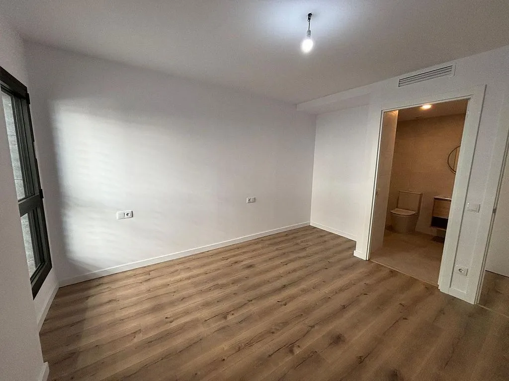 Pièces - Modern Flat with Parking in Sabadell