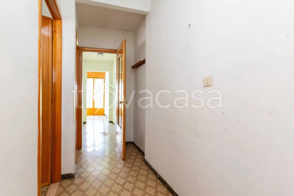 Entrée - Detached House with Three Garages in Frassino