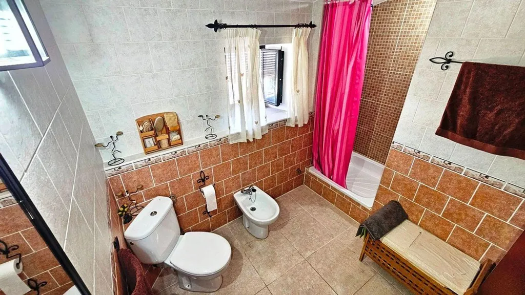 Salles de bain - Villa with West Views in Almonaster la Real