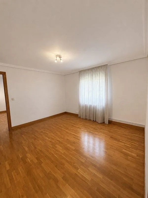 Toad - South-Facing Flat with Lift in Beraun - Pontika