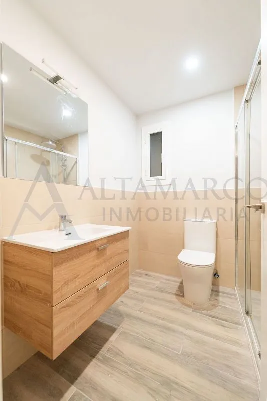 Bathrooms - Reform Apartment with Balcony in Barcelona